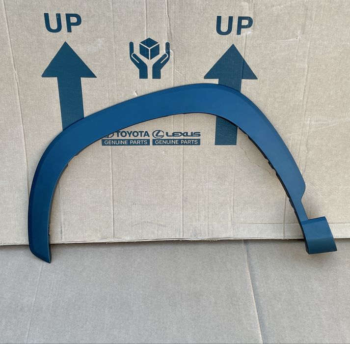 Молдінг крила Toyota Corolla Cross передній лівий