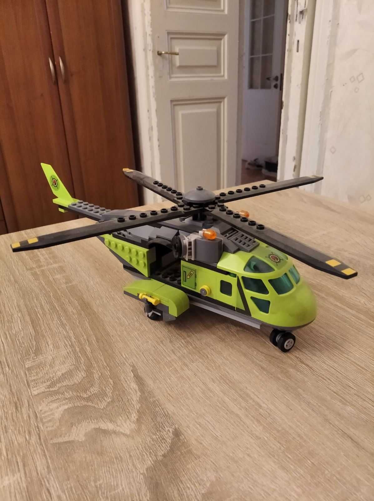 Конструктор лего - вертолет .