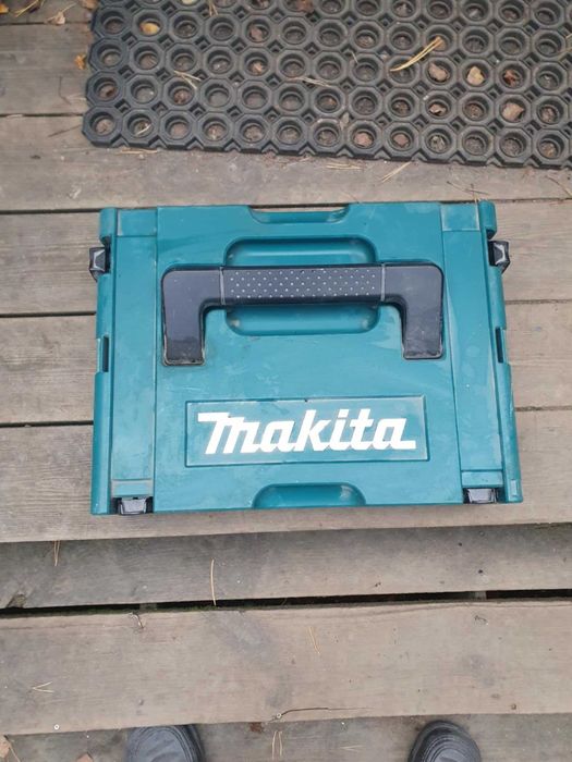 Wkretarka Makita DF330D komplet 10,8V bateria ladowarka walizka