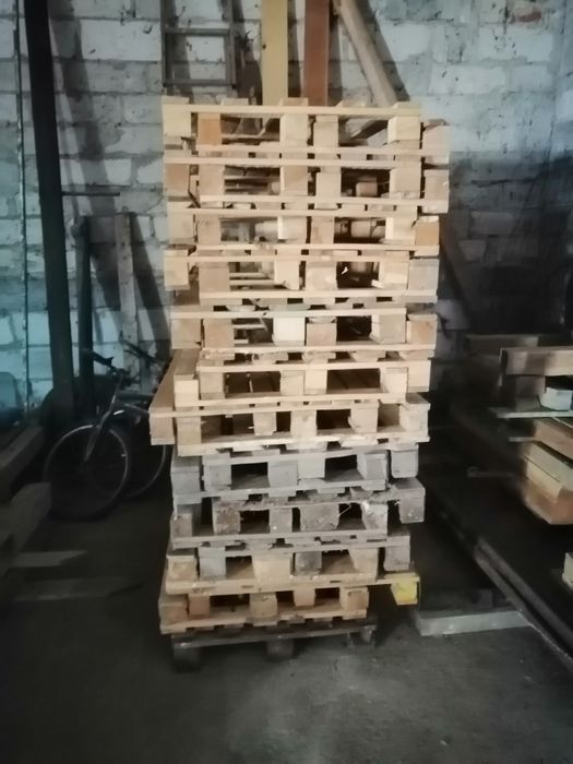 Palety 120x80  6szt. - pozostałość po budowie 10zł za sztukę.