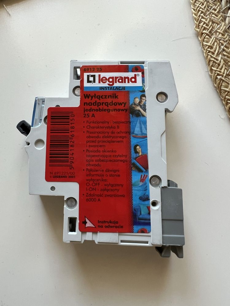 Wyłącznik naprądowy Legrand 230V IP20 25A
