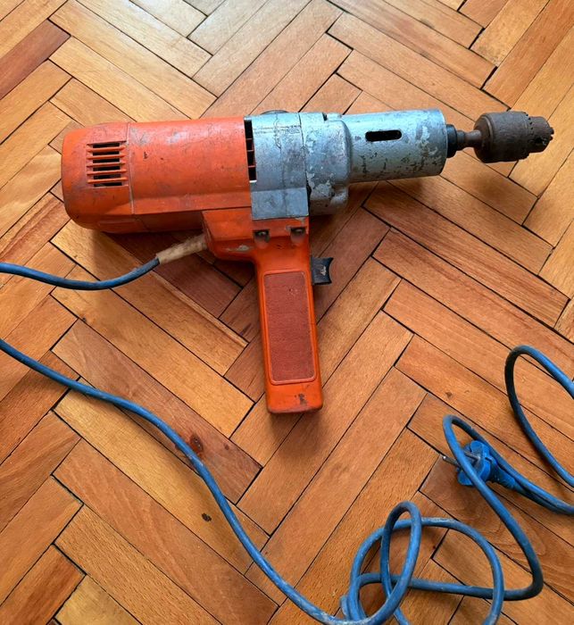 Електричний дриль