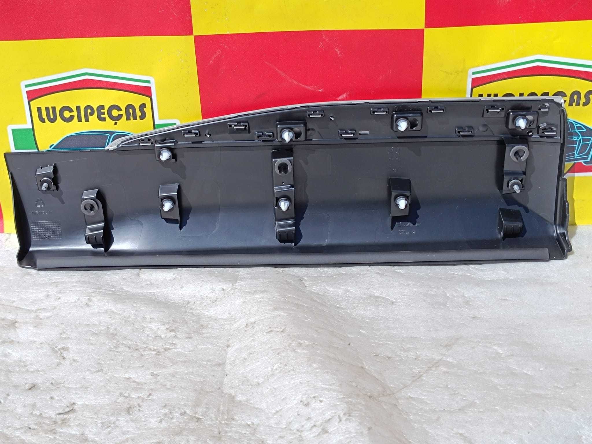 Friso Porta Trás Esq PEUGEOT 2008 II 19-