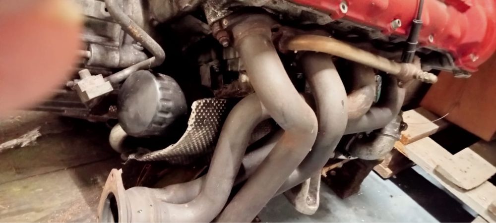 Pokrywa zaworow - Czesc od silnika m139 4.2 v8 duoselect f1 maserati