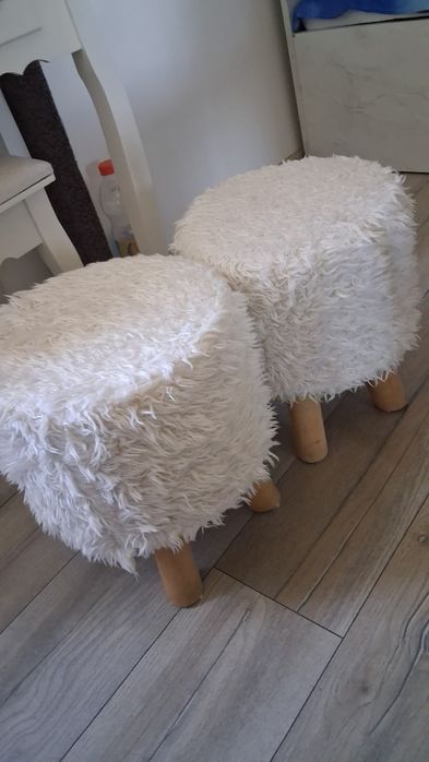 Sprzedam pufy  do pokoju