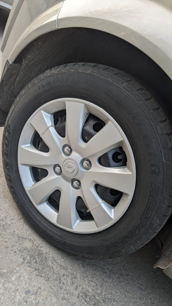 Комплект колес з зимовою гумою 195/65 R15 з Renault Scenic