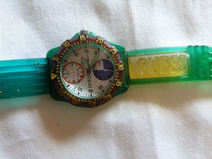 Relógios malas bonés mochilas tenis