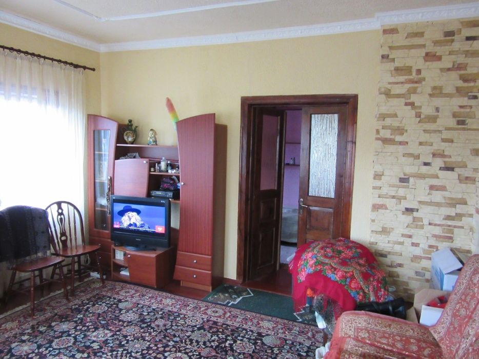 Дом 100 км от Киева срочно продам в отличном месте и состоянии
