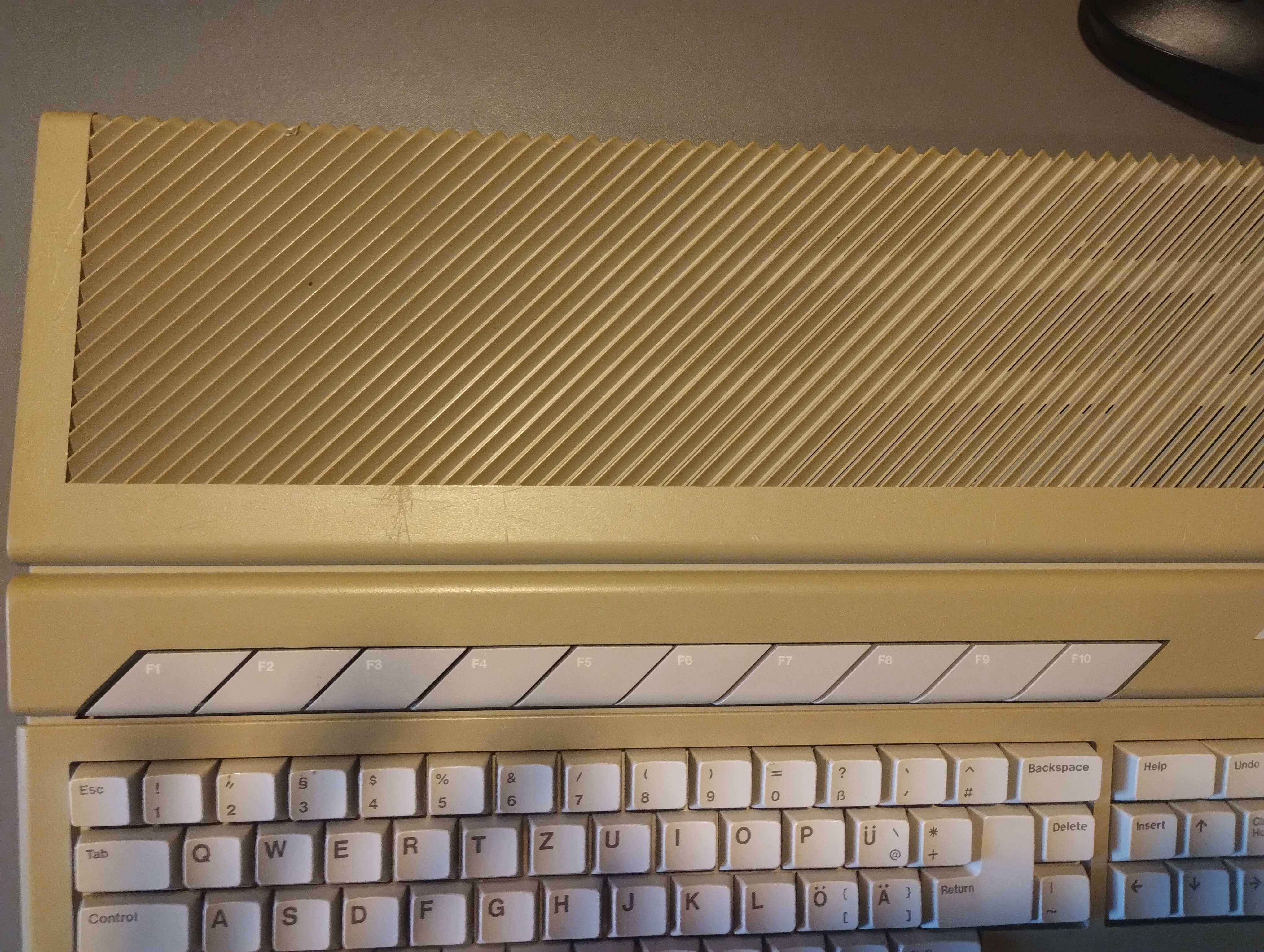 Komputer Atari 1040 STE