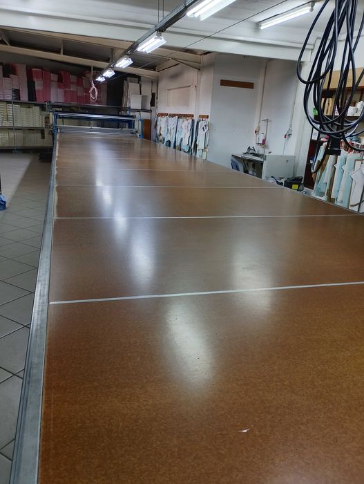 Mesa de corte de confecção