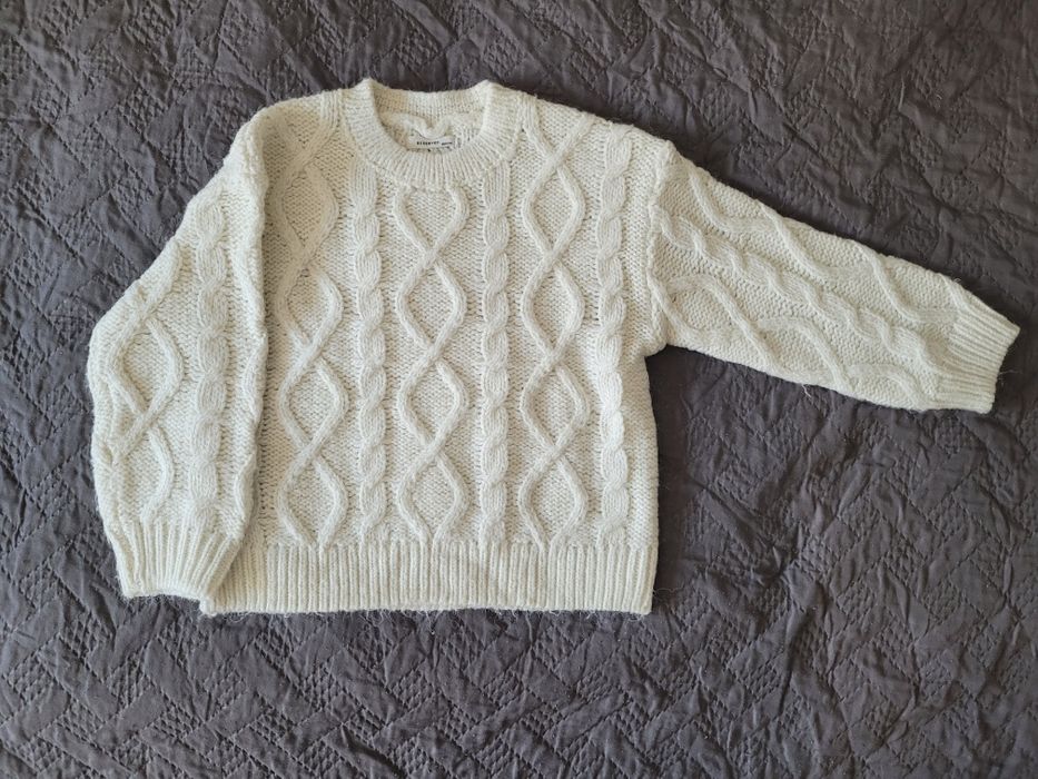 Sweter 104 reserved