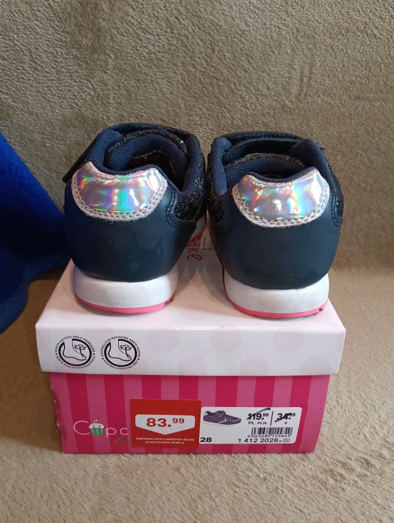 Adidasy dziewczęce r. 28, 17,cm na rzep