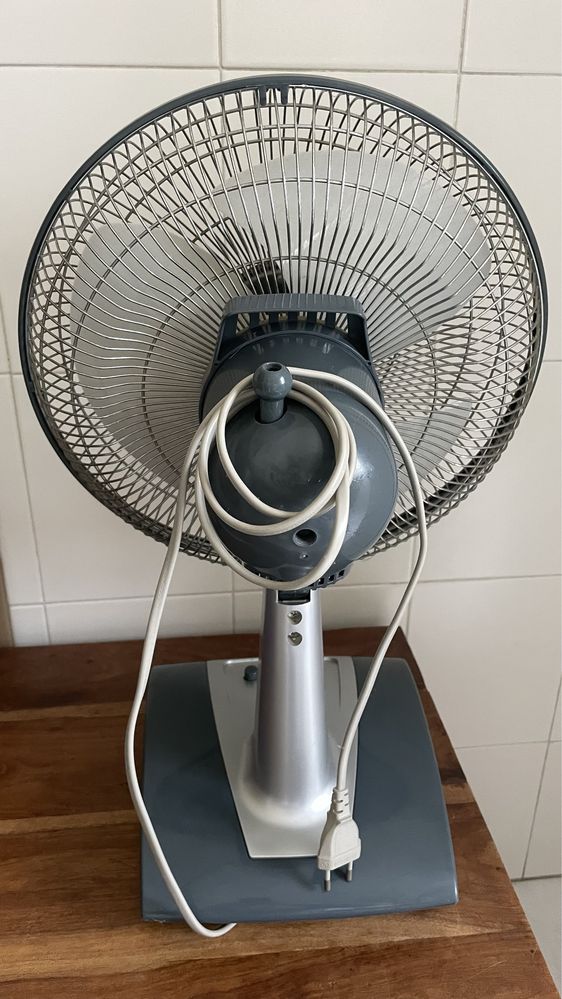 Ventoinha Fagor com 52cm altura e silenciosa