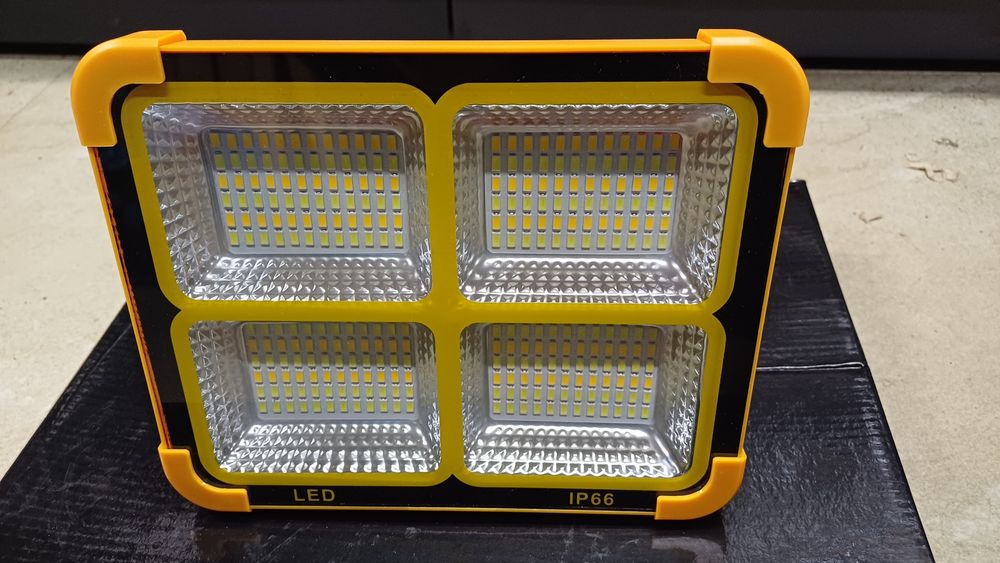 Переносний LED ліхтар - прожектор Powerbank на сонячній батареї з USB