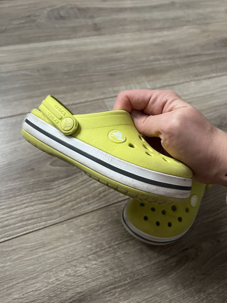 Дитячі тапочки crocs