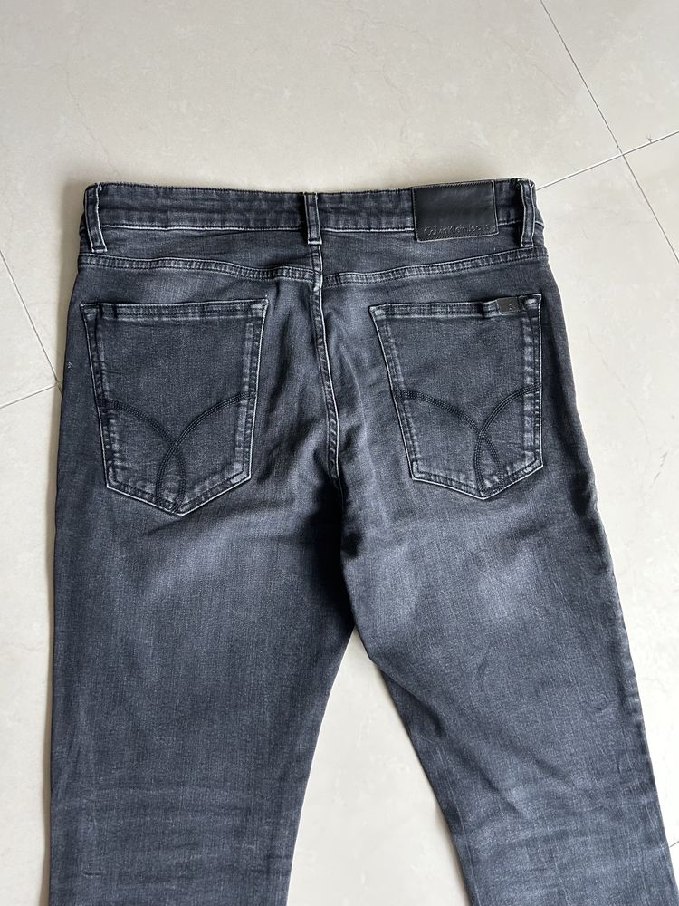 Calcas calvin klein jeans, tamanho 41