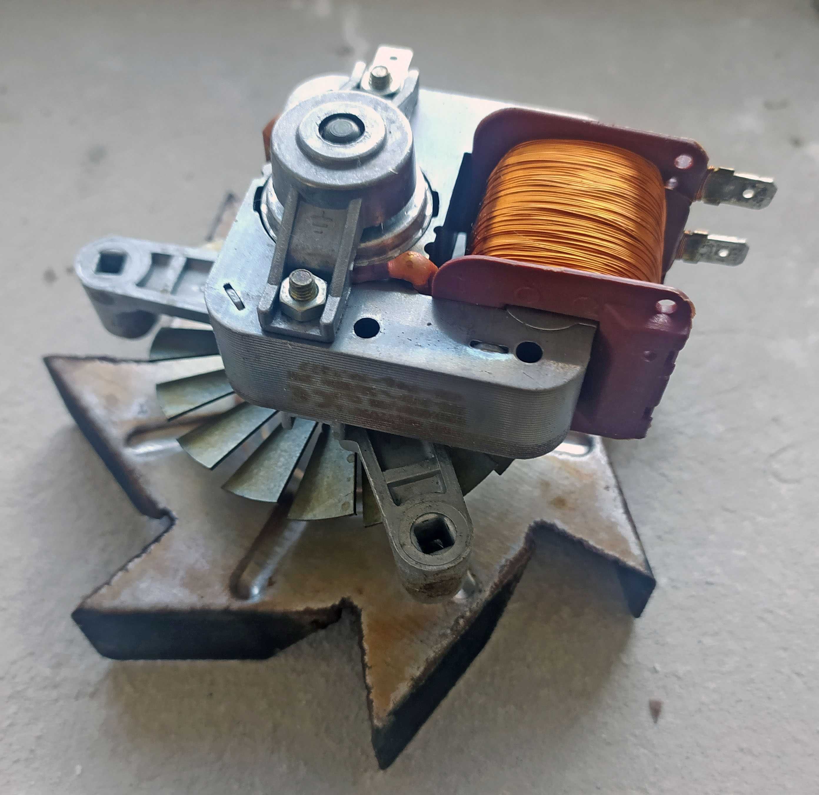 Духовка Ariston FM 54 T по запчастинам.