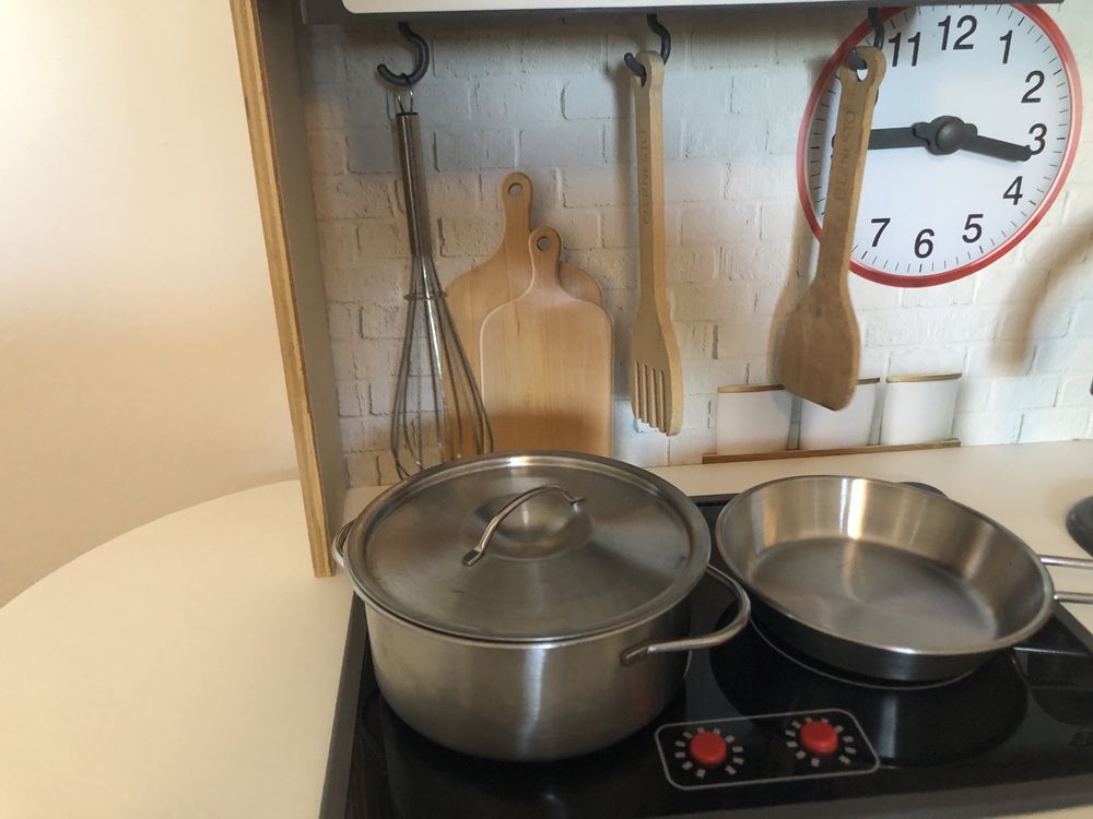 Cozinha de brincar em madeira do Lidl com acessórios originais