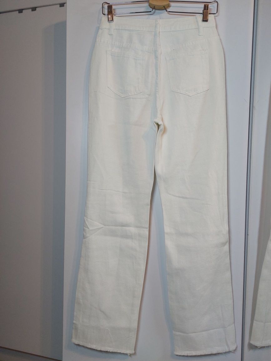 Białe jeansy z dziurami 36/S spodnie dżinsy z wysokim stanem mom fit S