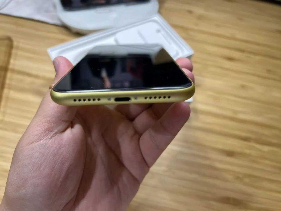 iPhone 11 Yellow