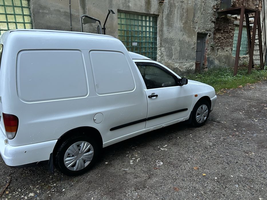 Автомобіль volkswagen caddy