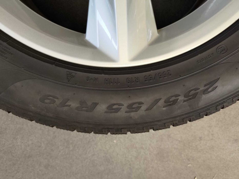 Audi Q7 II oryginalne koła 19": felgi aluminiowe +opony zimowe Pirelli