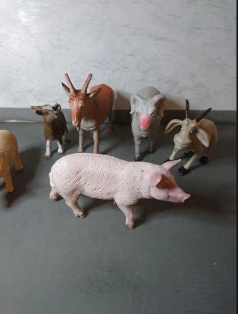 Zestaw figurek zwierząt gospodarskich świnie, kozy, baran, 6 szt