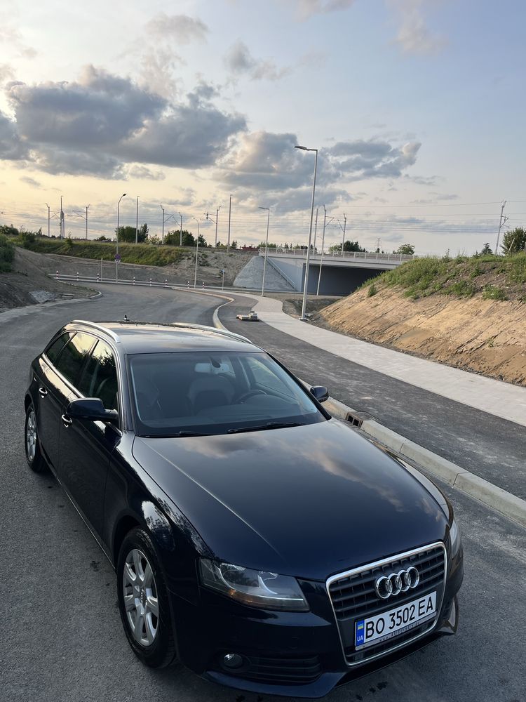 Продам audi a4 b8 !