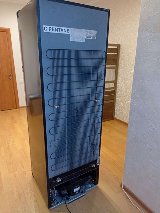 Продам холодильник Whirlpool ARC 4020 IX в гарному стані