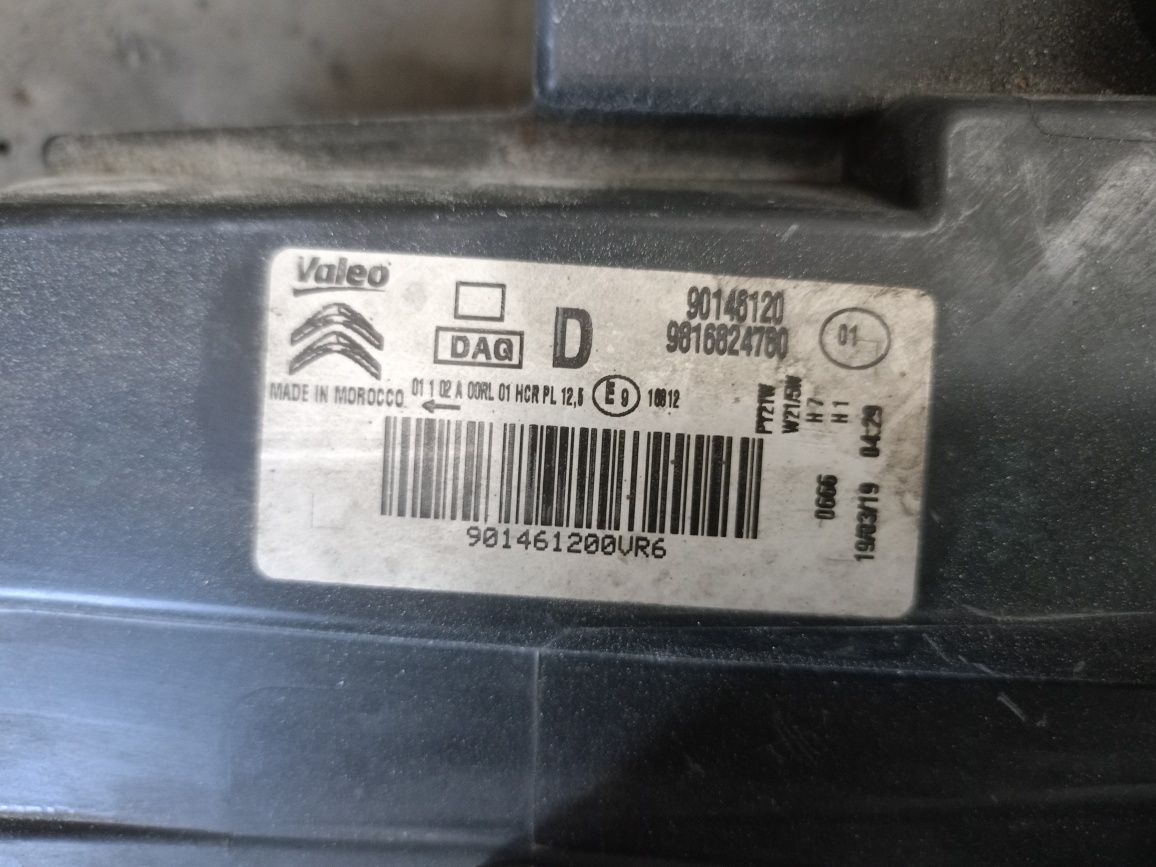 Citroen Berlingo IV lampy przód