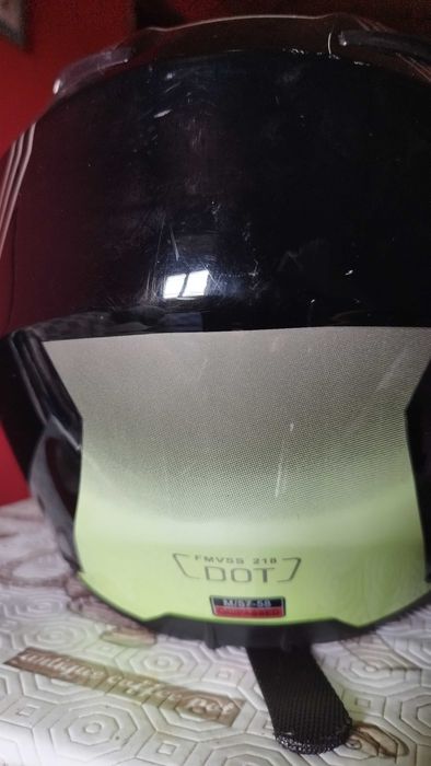 Capacete de mota uasado