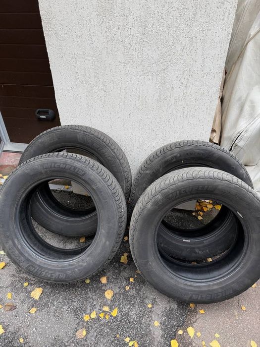 Шини Michelin R-17