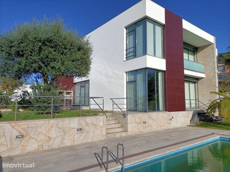 Moradia de luxo com piscina