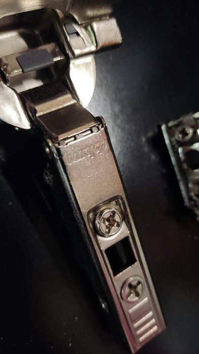Dobradiças 110° BLUM