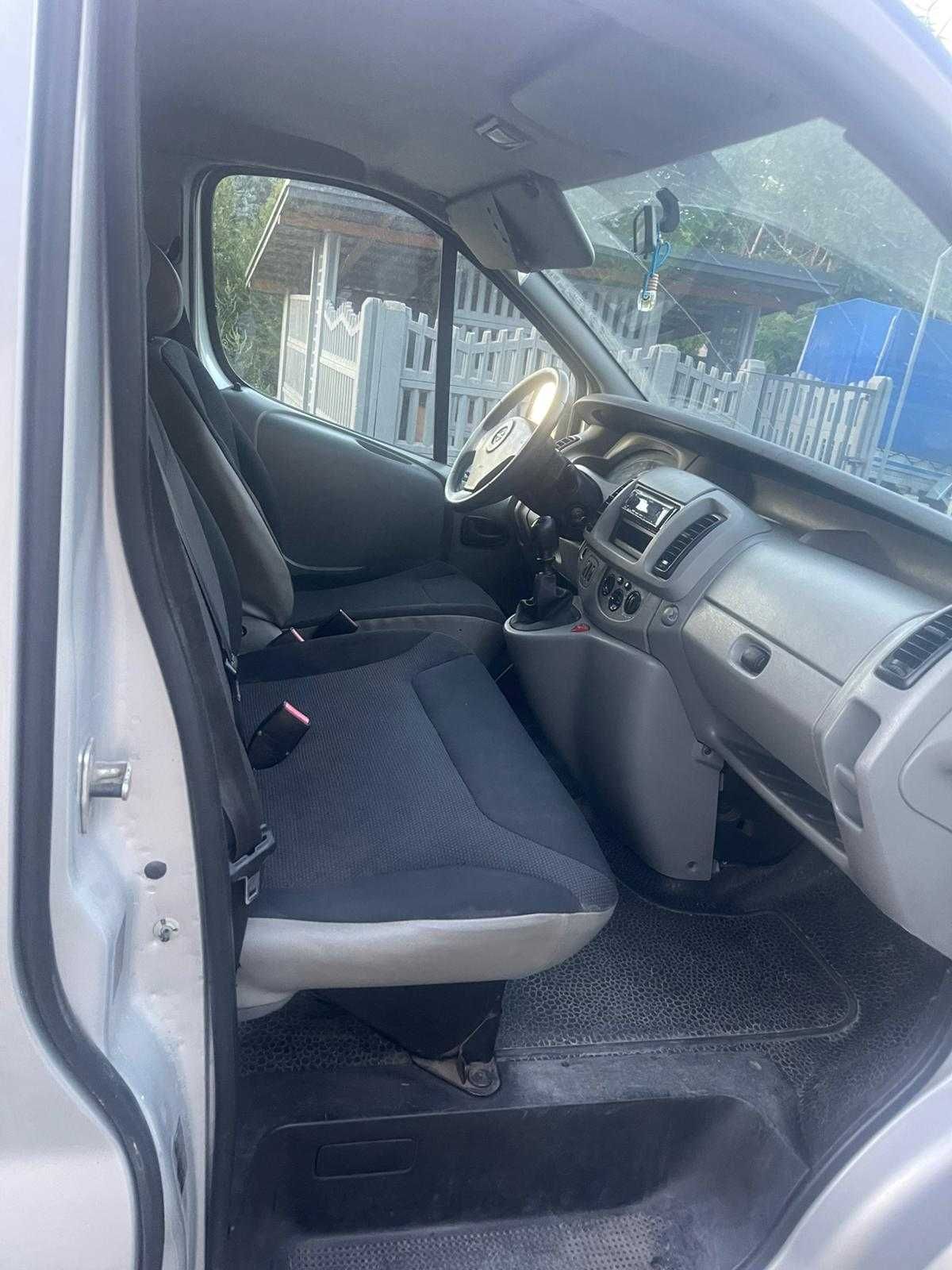 OPEL VIVARO 9-osobowy 2004 rok, zadbany, serwisowany, gotowy do jazdy
