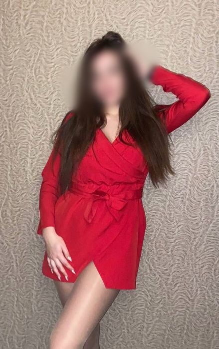 Червона сукня-піджак на запах
