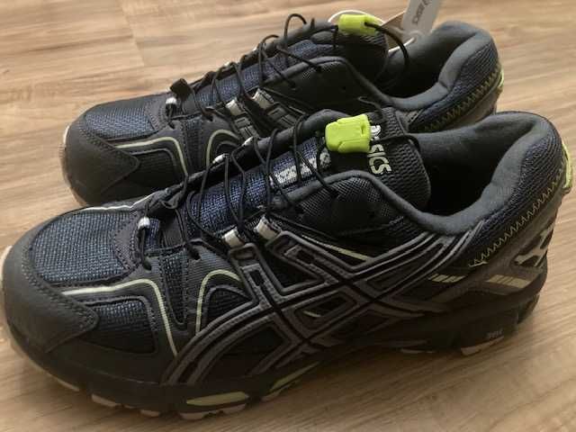 зимние кроссовки Асикс  на 39 размер