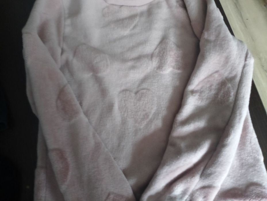 Sweter w serduszka i kółka