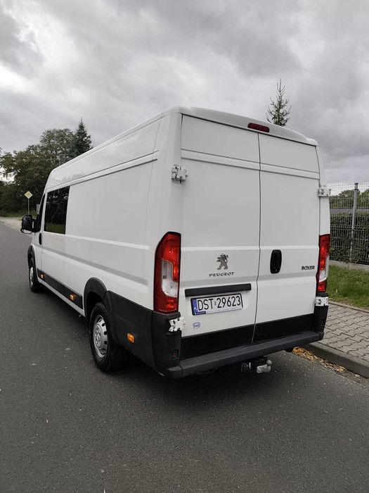 Peugeot Boxer brygadówka 7 osób bardzo niski przebieg
