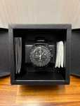Omega x Swatch Snoopy Ciemna Faza: Bioceramic Kosmiczny Styl