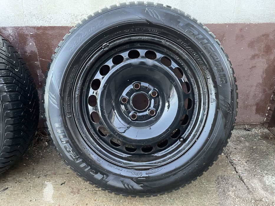 Opony zimowe 215/60R16 z felgami