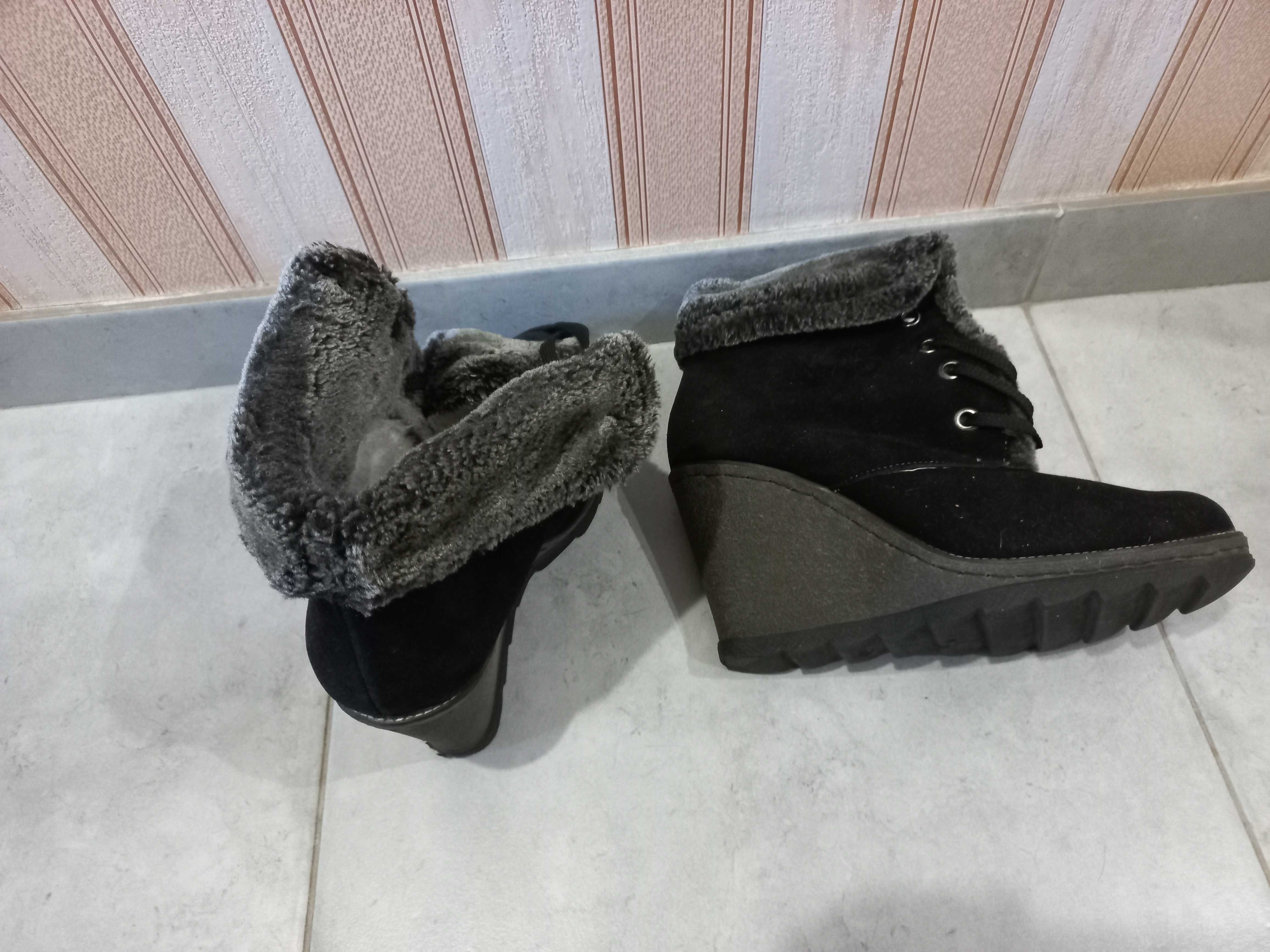 Продам зимові ботильони