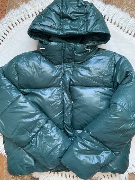 Жіноча укорочена зимова куртка шведського бренду NA-KD 36 розмір