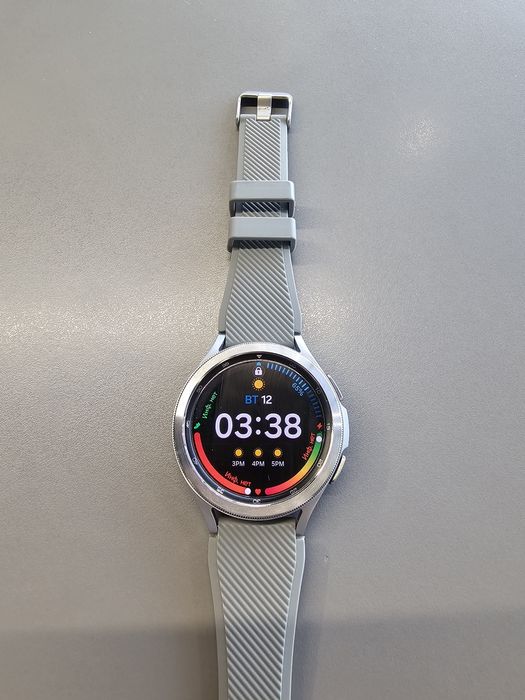 Продам samsung galaxy watch 4 classic