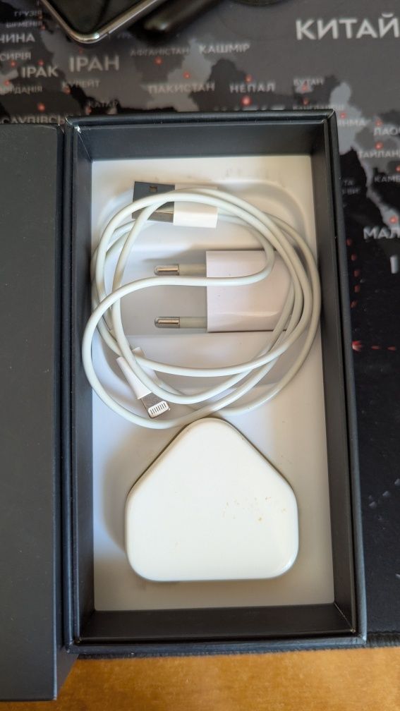 Айфон iPhone 5 чорний 16 gb заблокований як заміна екрану чи в колекці