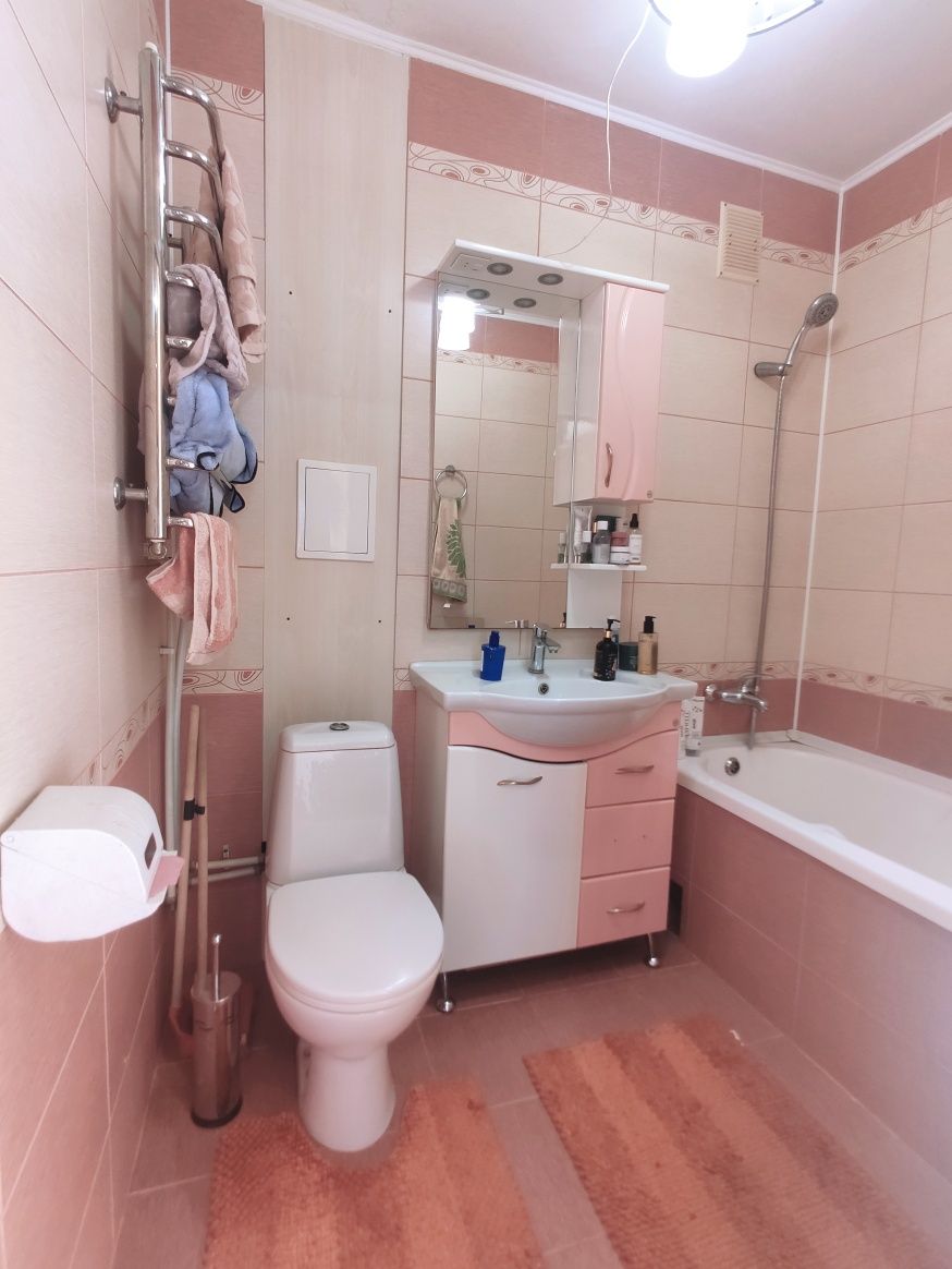 Продаю  3к квартиру в центрі міста, 2й поверх