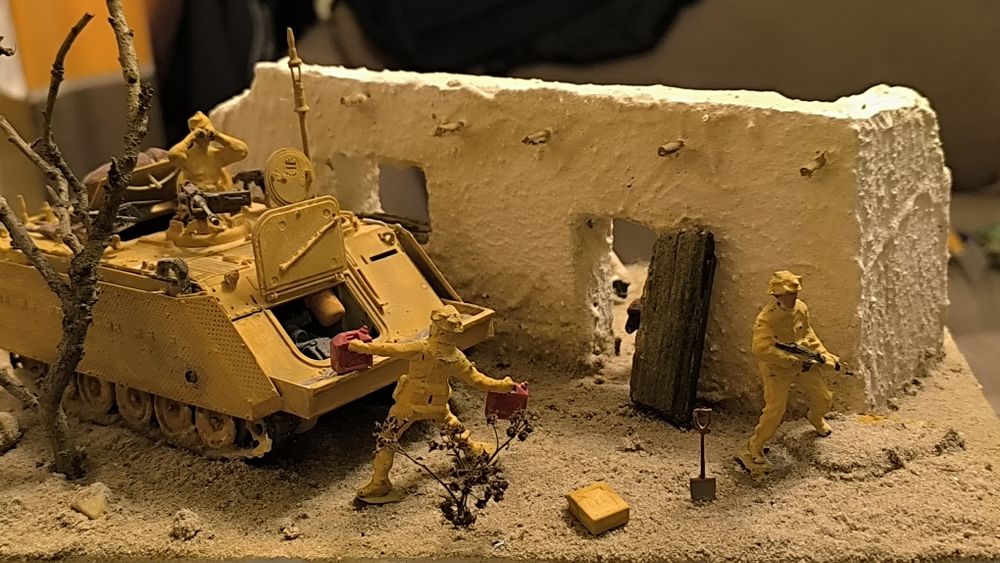 Diorama makieta wojna Afganistan transporter opancerzony czołg skala 1