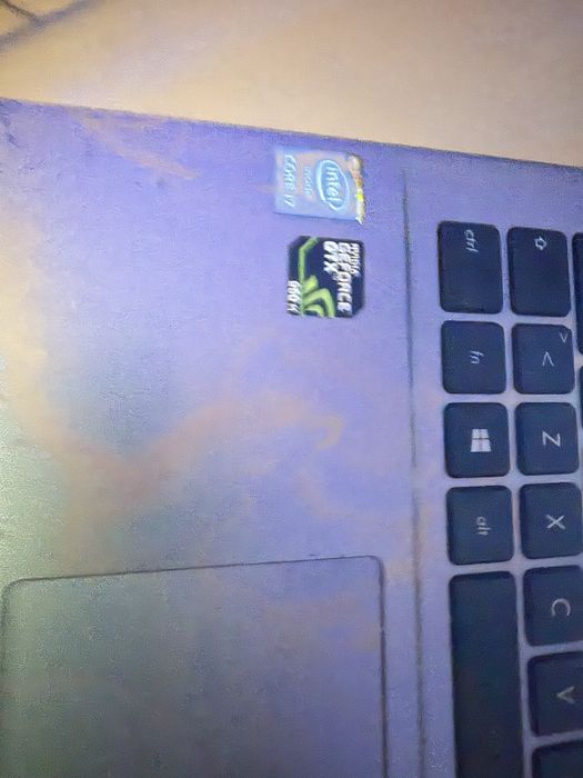 Portatil em bom estado so tem a bateria danificada de resto  impecavel