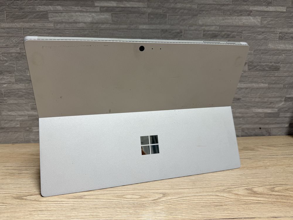 Microsoft Surface Pro 4 i5/8/256gb/проблемна плата