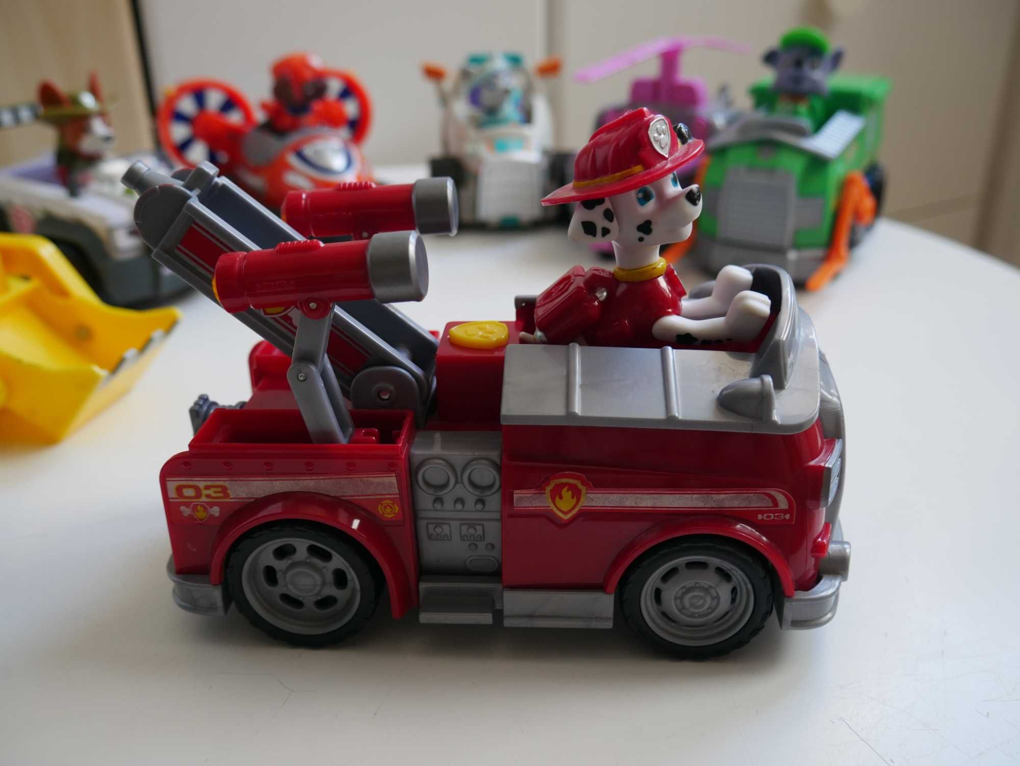 zestaw 7 pojazdów z bajki Psi Patrol